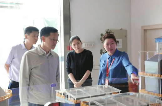 合肥市经济和信息化局王十朋一行莅临z6尊龙科技调研指导